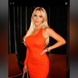 BRAND NEW NEVR WORN! SHOW STOPPER MIDI DRESS!